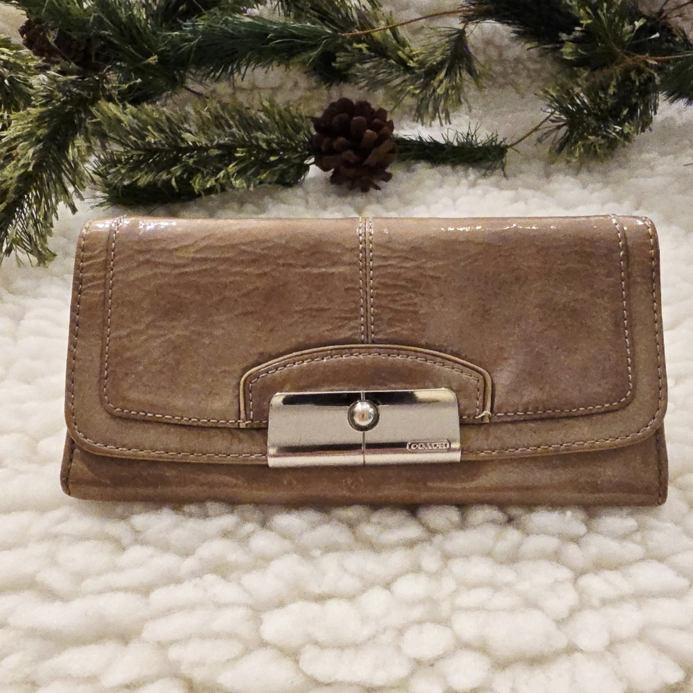 Vintage Coach Patent Leather Wallet